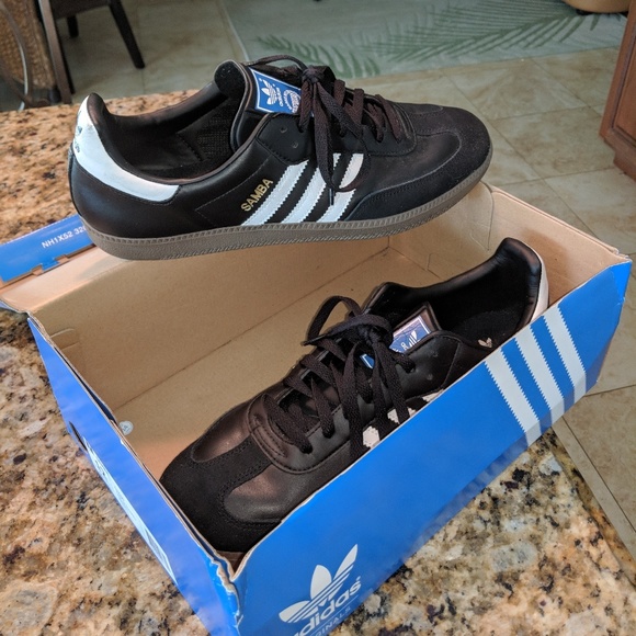 adidas samba short tongue